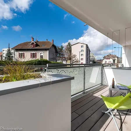 Aniciaca - Recent With Private And Secure Parking Apartment *